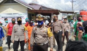 Dirpolantas Polda Aceh saat menyambangi posko Covid-19 di Landing Aceh Utara.