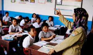 ilustrasi-guru-mengajar