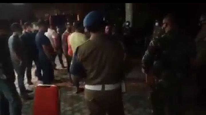 Beredar Video Masyarakat Marahi Tim Satgas Covid 19, “Pakat Meuprang Sabe-Sabe” Beredar Video Masyarakat Marahi Tim Satgas Covid 19, “Pakat Meuprang Sabe-Sabe”