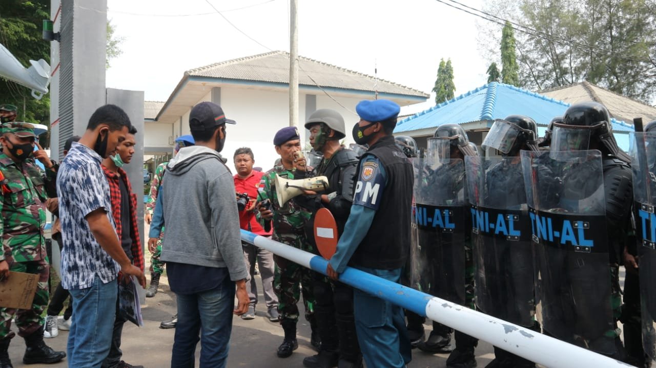 Terdengar Dentuman Senjata Di Depan Mako TNI-AL Lanal LSE, Ada Apa? Terdengar Dentuman Senjata Di Depan Mako TNI-AL Lanal LSE, Ada Apa?