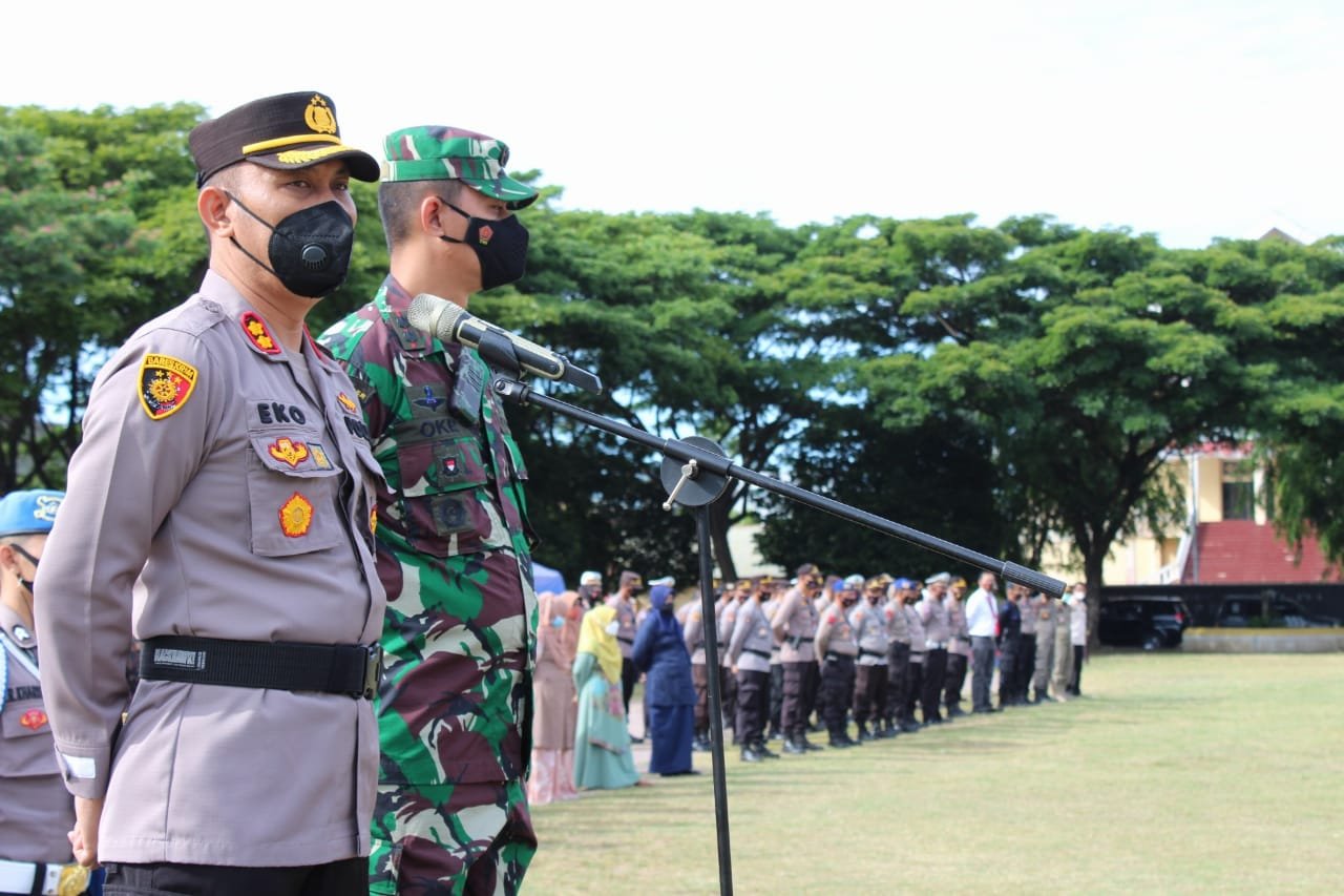 Polres Lhokseumawe Bersama TNI dan ASN Gelar Apel Bersama Serbuan Satu Juta Vaksinasi Nasional Polres Lhokseumawe Bersama TNI dan ASN Gelar Apel Bersama Serbuan Satu Juta Vaksinasi Nasional
