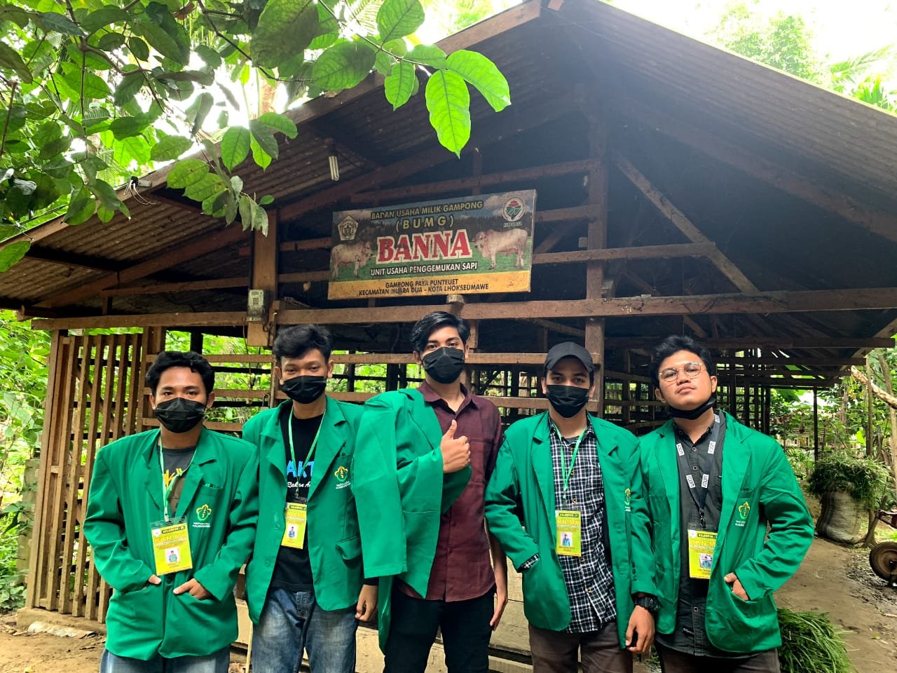 Mahasiswa KKN Unimal Membantu Mengembangkan Badan Usaha Milik Gampong (BUMG) Ternak Sapi Mahasiswa KKN Unimal Membantu Mengembangkan Badan Usaha Milik Gampong (BUMG) Ternak Sapi
