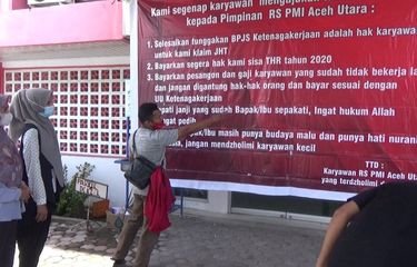 Tenaga Medis dan Karyawan Segel RS PMI Aceh Utara, Ini Sebabnya ? Tenaga Medis dan Karyawan Segel RS PMI Aceh Utara, Ini Sebabnya ?