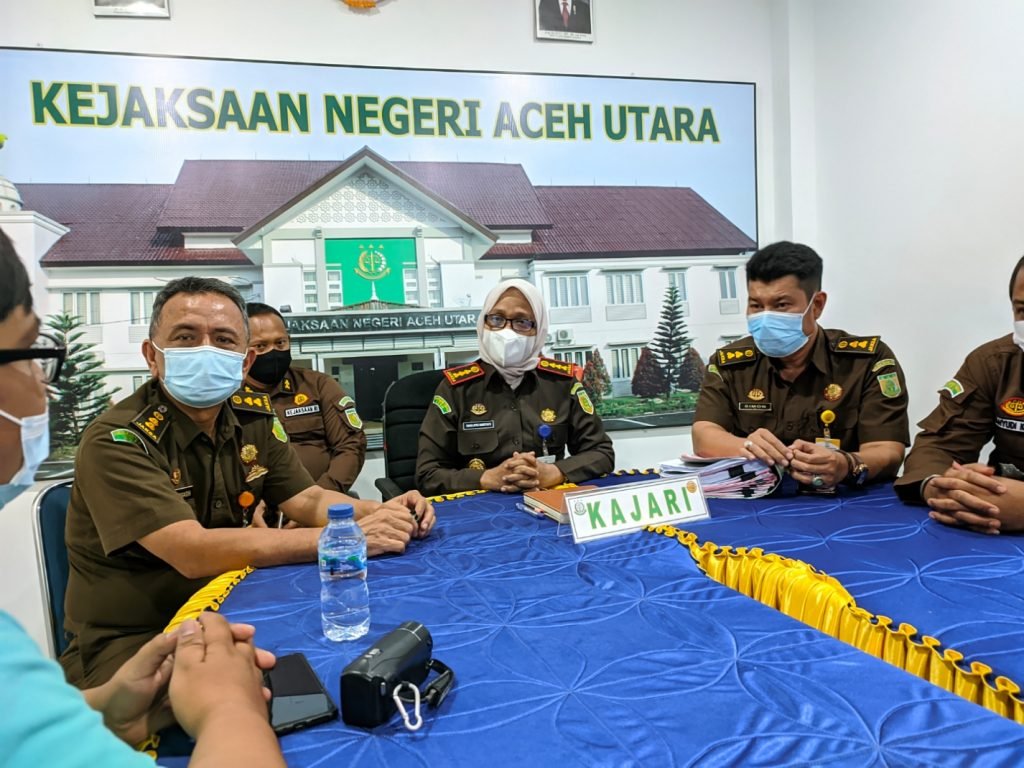 Breaking News : Usut Dugaan Korupsi Monumen Samudera Pasai, Kejari Aceh Utara Tetapkan 5 Orang Tersangka Breaking News : Usut Dugaan Korupsi Monumen Samudera Pasai, Kejari Aceh Utara Tetapkan 5 Orang Tersangka