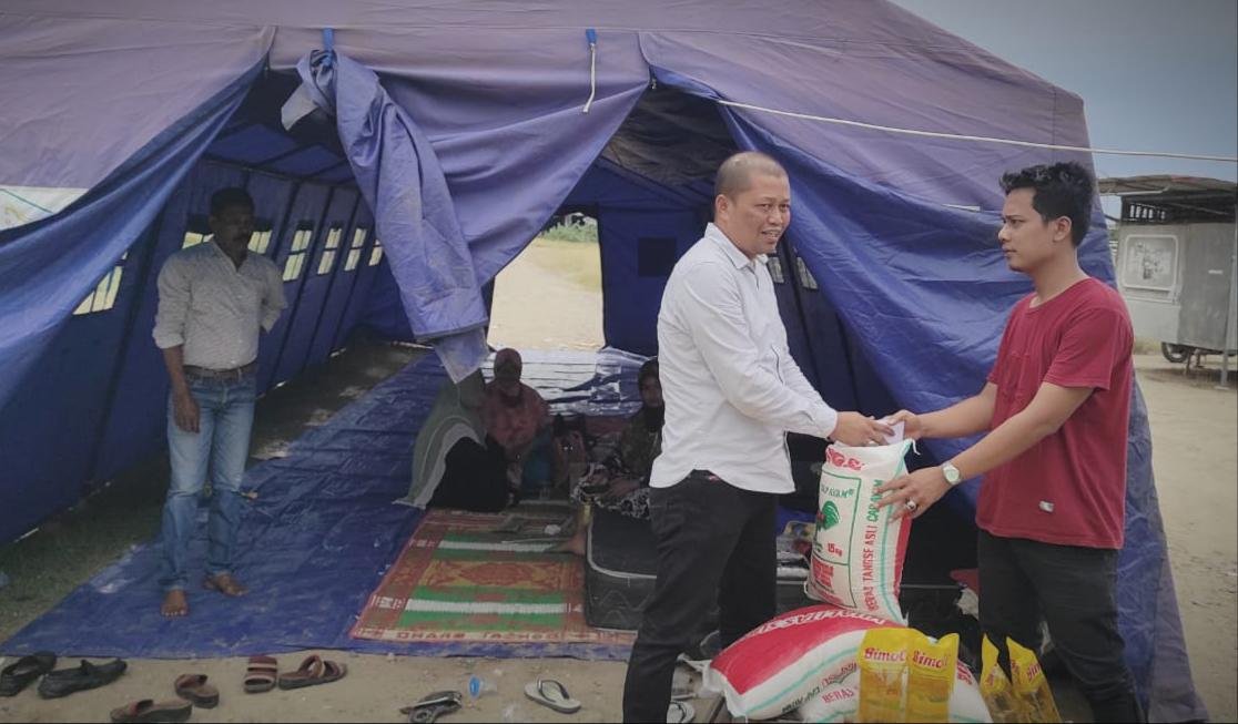 Sambangi Korban Kebakaran, Ketua DPRK Lhokseumawe Serahkan Bantuan Sambangi Korban Kebakaran, Ketua DPRK Lhokseumawe Serahkan Bantuan