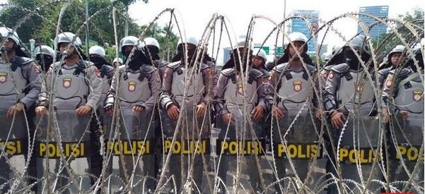 Polda Metro Jaya Kerahkan 1.200 Personel Amankan Unjuk Rasa Aliansi BEM SI Polda Metro Jaya Kerahkan 1.200 Personel Amankan Unjuk Rasa Aliansi BEM SI