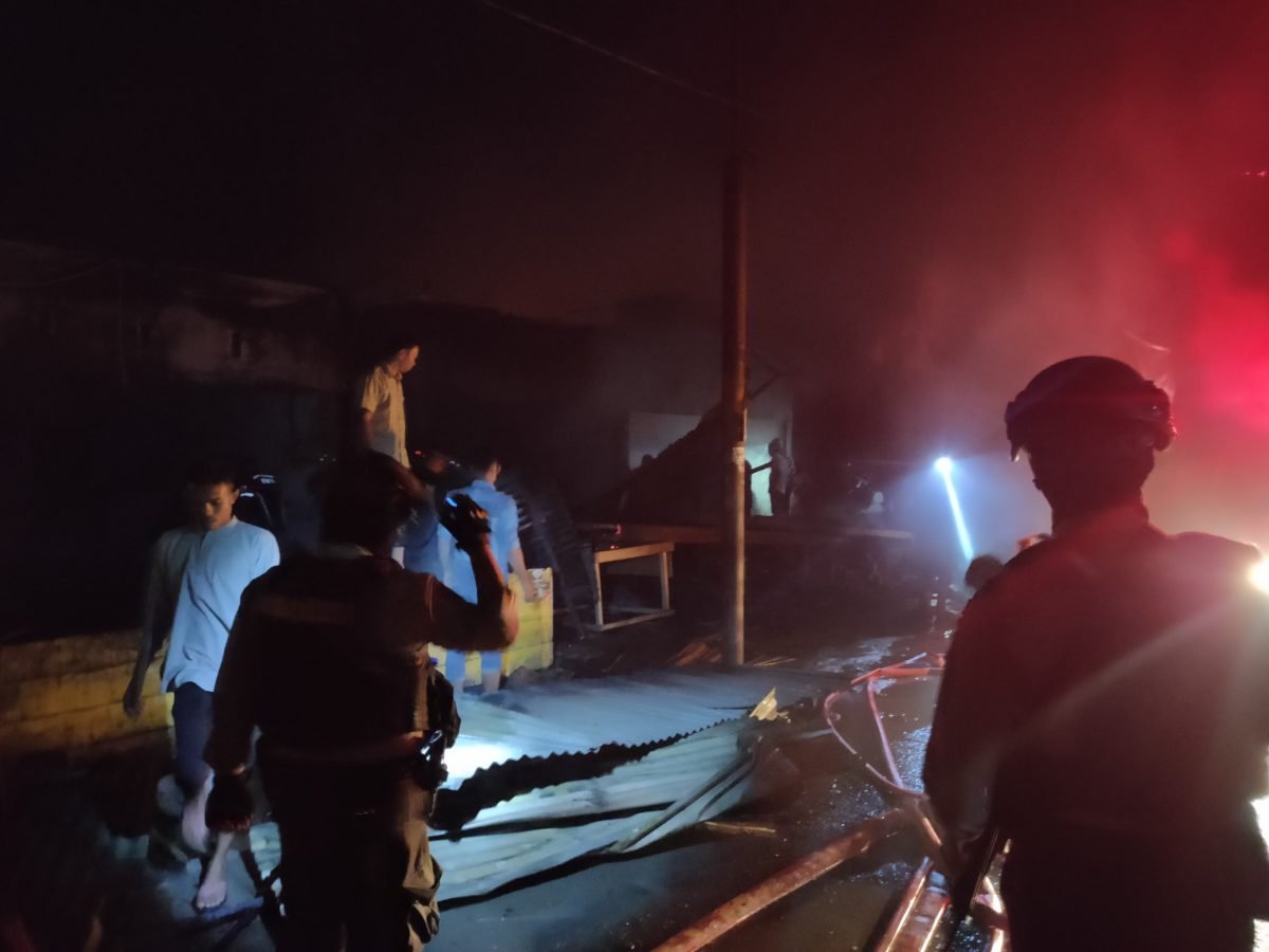 5 Kios Di Pasar Terpadu Lhoksukon Dilahap Sijago Merah 5 Kios Di Pasar Terpadu Lhoksukon Dilahap Sijago Merah