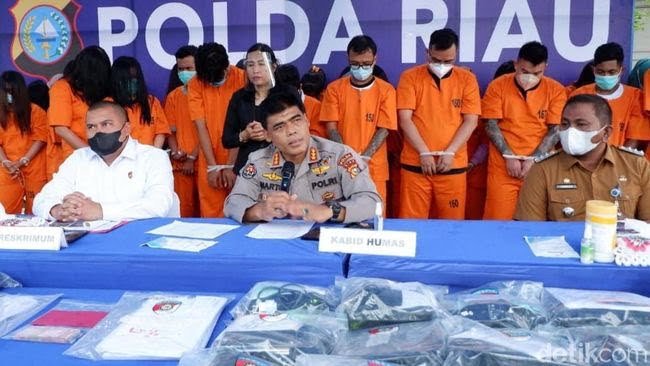 Polisi Bongkar Judi Online Omzet Puluhan Juta, 59 Orang Ditangkap di Pekanbaru Polisi Bongkar Judi Online Omzet Puluhan Juta, 59 Orang Ditangkap di Pekanbaru
