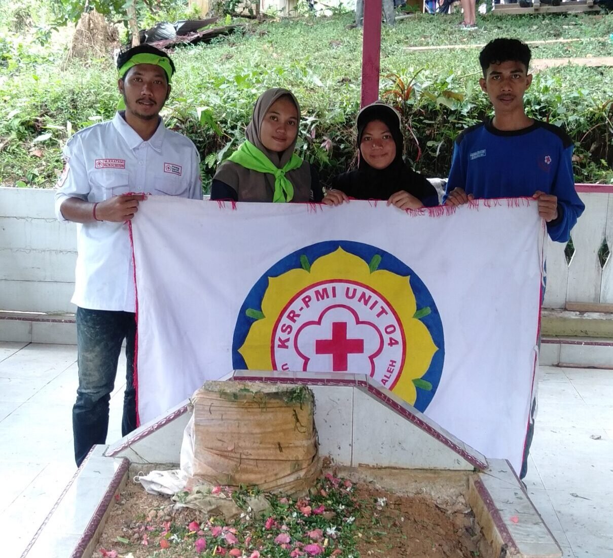 Memperingati Hari Pahlawan Nasional KSR-PMI Unit 04 Unimal Ziarah Ke Makam Cut Meutia Memperingati Hari Pahlawan Nasional KSR-PMI Unit 04 Unimal Ziarah Ke Makam Cut Meutia