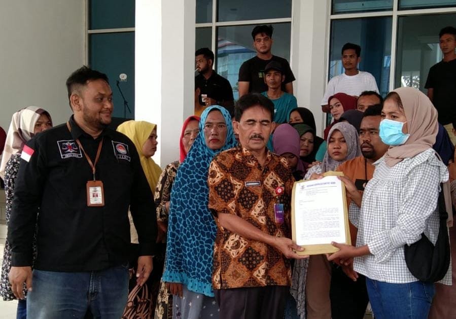 Buka Posko Pengaduan, YARA : Laporan Korban Penggusuran di Lhokseumawe Dikirim ke Presiden dan Medagri Buka Posko Pengaduan, YARA : Laporan Korban Penggusuran di Lhokseumawe Dikirim ke Presiden dan Medagri
