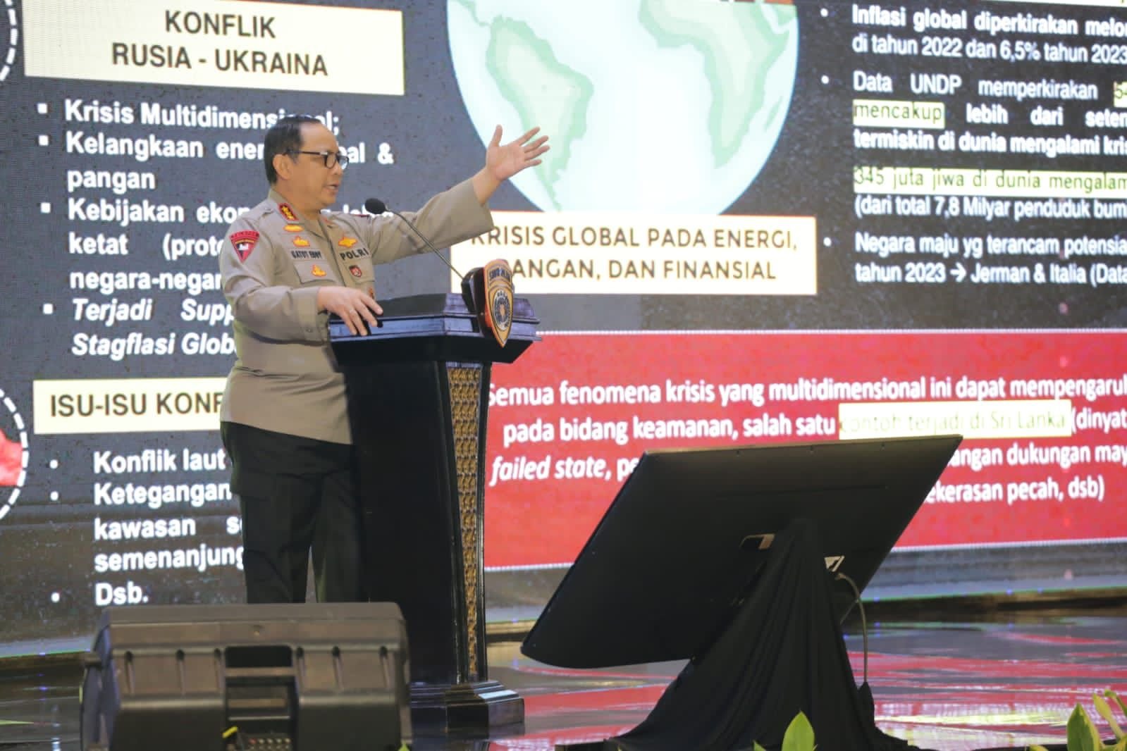 Wakapolri Harap SDM Polri Dapat Capai Keunggulan Guna Mendukung Stabilitas Keamanan Wakapolri Harap SDM Polri Dapat Capai Keunggulan Guna Mendukung Stabilitas Keamanan