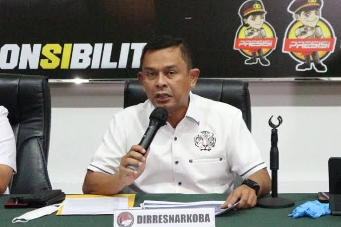 Dirnarkoba Polda Metro ke Kampung Boncos, Minta Warga Beri Info soal Narkoba Dirnarkoba Polda Metro ke Kampung Boncos, Minta Warga Beri Info soal Narkoba