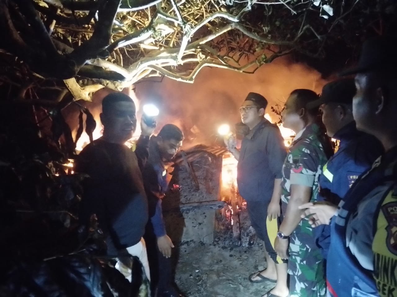 1 Unit Rumah Kebun Milik Warga Di Kecamatan Bandar Ludes Terbakar 1 Unit Rumah Kebun Milik Warga Di Kecamatan Bandar Ludes Terbakar