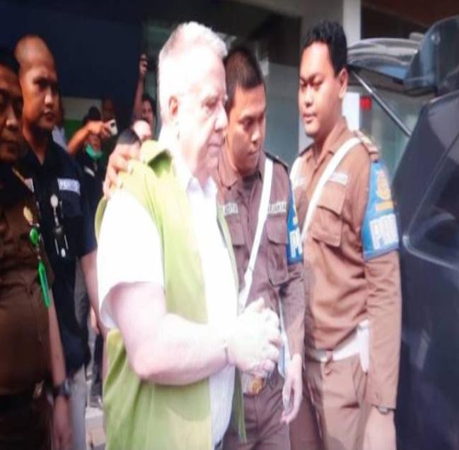 Tersangka Korupsi Satelit Kemhan yang Rugikan Negara Rp 500 Miliar Ditahan Tersangka Korupsi Satelit Kemhan yang Rugikan Negara Rp 500 Miliar Ditahan