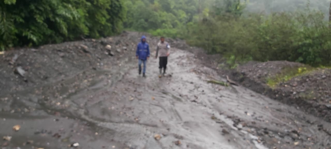 Jalan Di Bener Meriah Lumpuh Total, Akibat Luapan Air Sungai Dan Longsor Jalan Di Bener Meriah Lumpuh Total, Akibat Luapan Air Sungai Dan Longsor