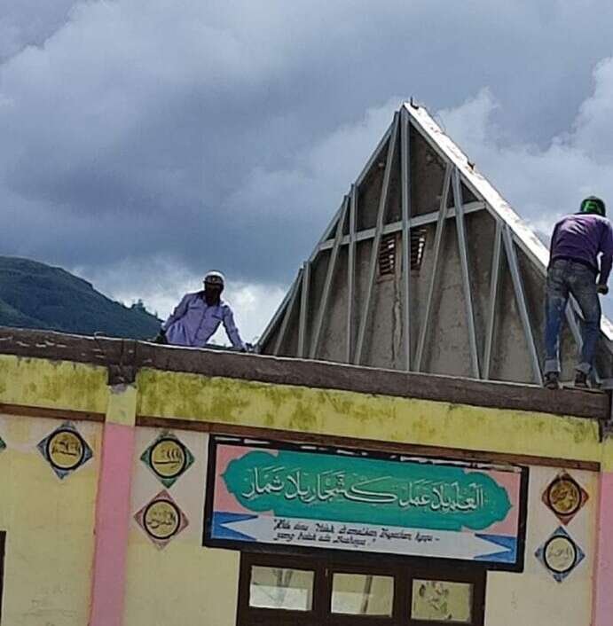 Kegiatan Renovasi Sekolah, Di MIN 11 Aceh Tengah Diduga Mengabaikan Keselamatan Kegiatan Renovasi Sekolah, Di MIN 11 Aceh Tengah Diduga Mengabaikan Keselamatan