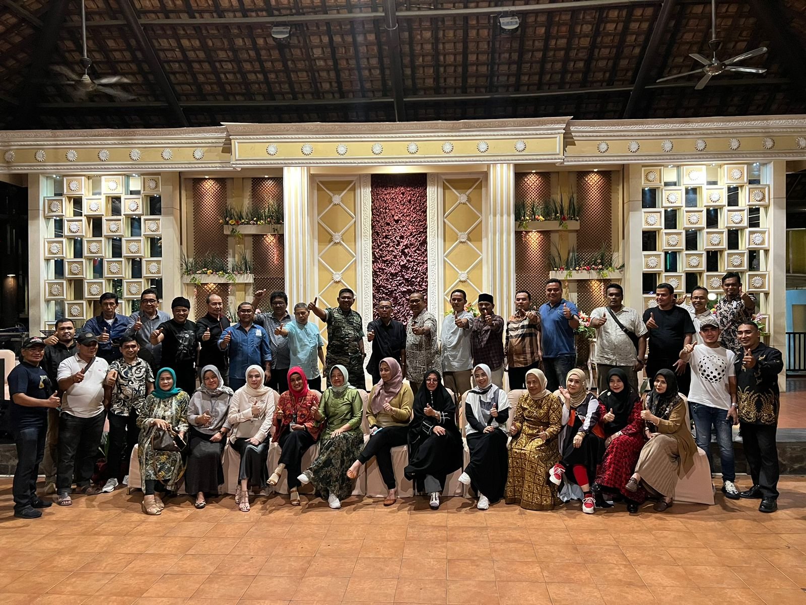 Ikatan Keluarga Kabupaten Bireun Laksanakan Pembubaran Panitia Maulid 2023 di Tangerang Ikatan Keluarga Kabupaten Bireun Laksanakan Pembubaran Panitia Maulid 2023 di Tangerang