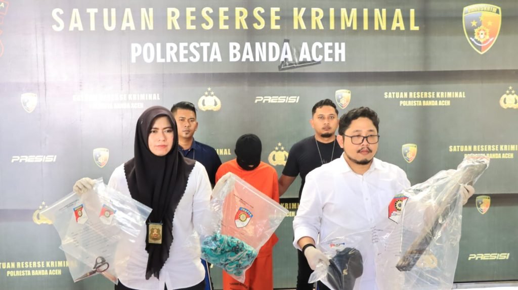 Polisi Amankan Pelaku Pencurian Serta Pemerkosaan di Banda Aceh Polisi Amankan Pelaku Pencurian Serta Pemerkosaan di Banda Aceh