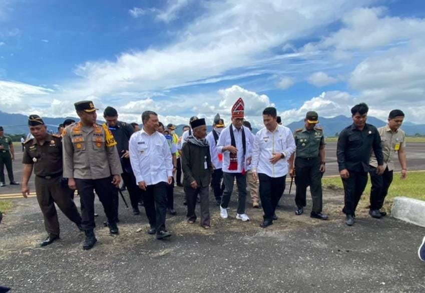 Kapolres Bener Meriah Bersama Forkopimda Plus Terima Kunjungan Menteri Perhubungan RI di Bener Meriah Kapolres Bener Meriah Bersama Forkopimda Plus Terima Kunjungan Menteri Perhubungan RI di Bener Meriah