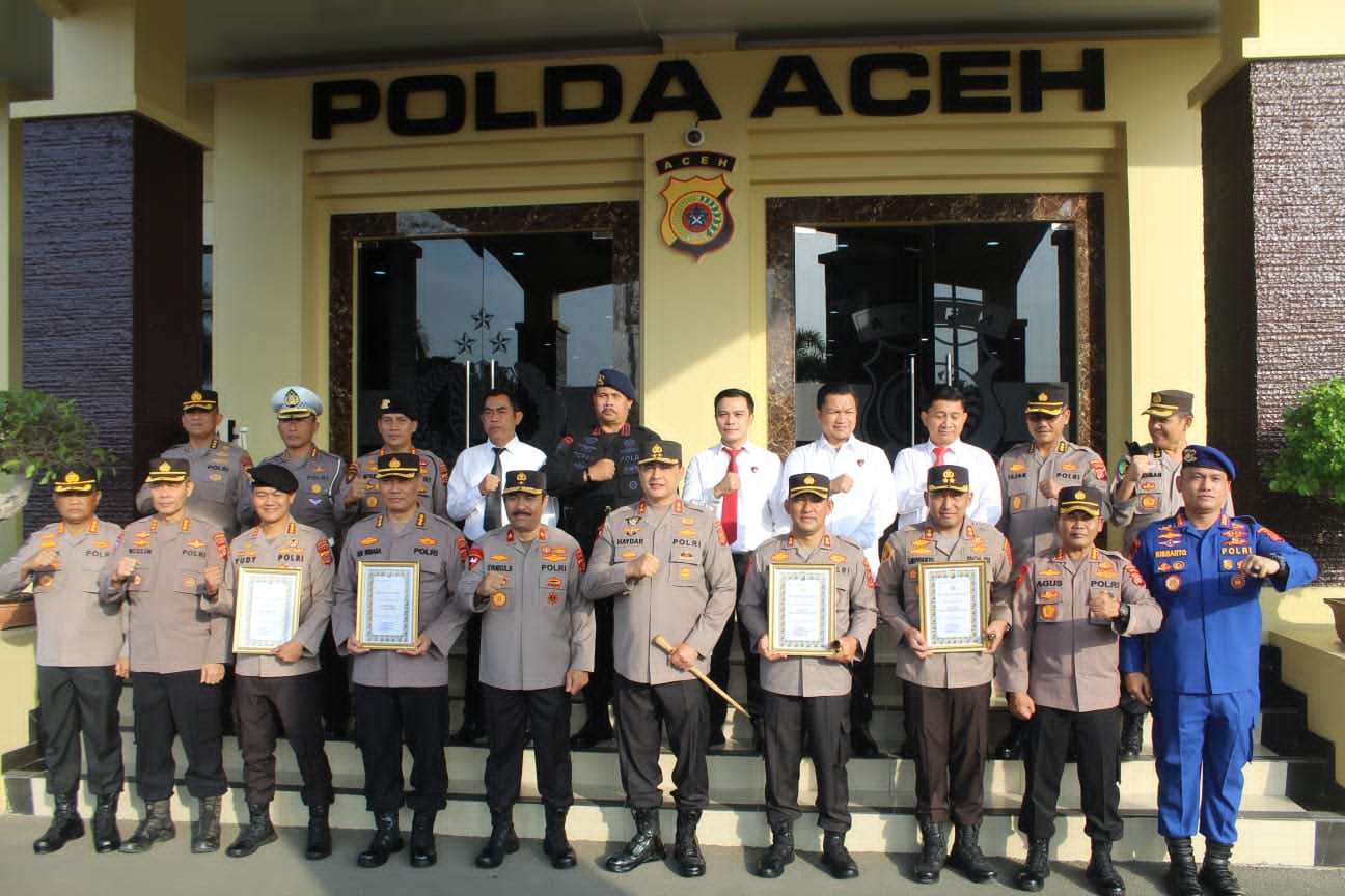 Kapolres Bener Meriah Terima Penghargaan IKPA Kapolres Bener Meriah Terima Penghargaan IKPA