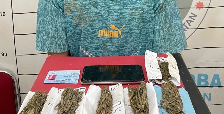 Miliki 6 Paket Narkotika Jenis Ganja Pria Ini Diamankan Polisi Miliki 6 Paket Narkotika Jenis Ganja Pria Ini Diamankan Polisi