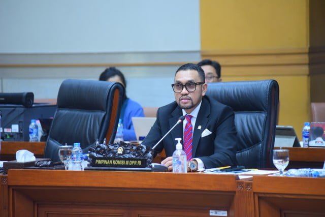 Viral Kasus Polisi Peras Polisi, Wakil Ketua Komisi III DPR Ahmad Sahroni: Kepolisian Harus Menggelar Proses Etik Viral Kasus Polisi Peras Polisi, Wakil Ketua Komisi III DPR Ahmad Sahroni: Kepolisian Harus Menggelar Proses Etik