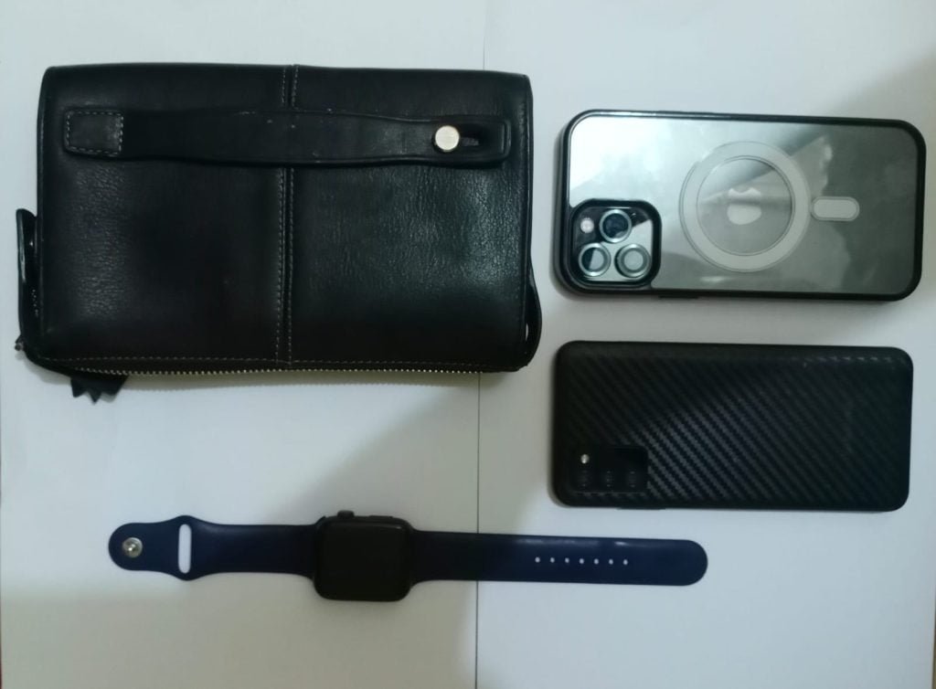 Dua Mahasiswa Ditangkap Polisi Atas Kasus Pencurian Handphone Dua Mahasiswa Ditangkap Polisi Atas Kasus Pencurian Handphone