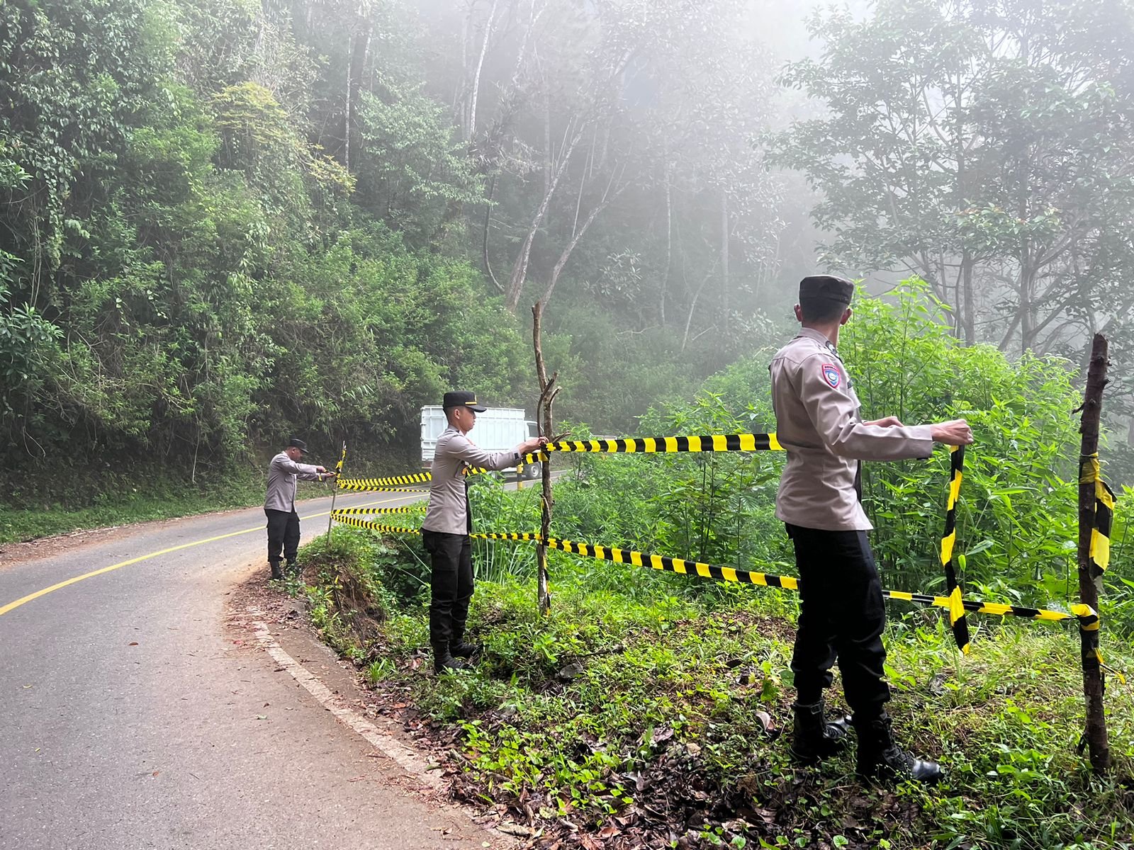 Jajaran Personel Polsek Linge, Melaksanakan Patroli Rawan Kecelakaan Jajaran Personel Polsek Linge, Melaksanakan Patroli Rawan Kecelakaan