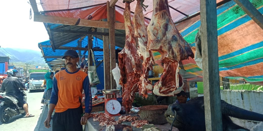 Hari Ke 2 Meugang, Harga Daging Tembus Rp 180 Per Kg Di Bener Meriah Hari Ke 2 Meugang, Harga Daging Tembus Rp 180 Per Kg Di Bener Meriah