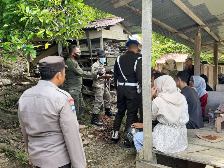 Patroli Gabungan, 5 Pasangan Muda Mudi Diamankan Patroli Gabungan, 5 Pasangan Muda Mudi Diamankan