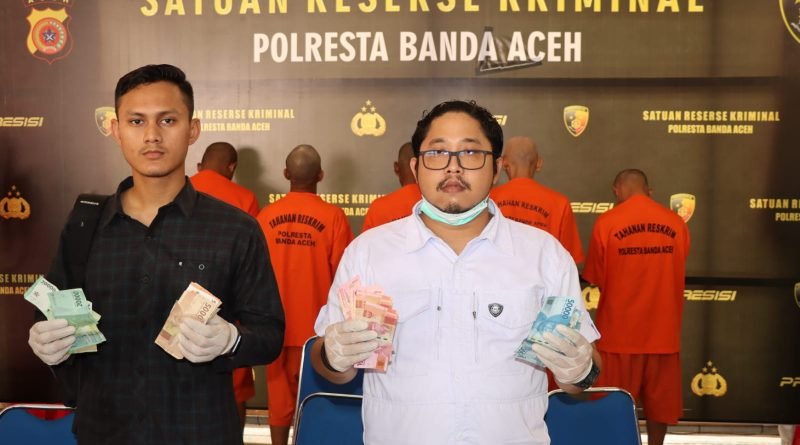 Polisi Amankan Enam Penjudi Togel di Banda Aceh Polisi Amankan Enam Penjudi Togel di Banda Aceh