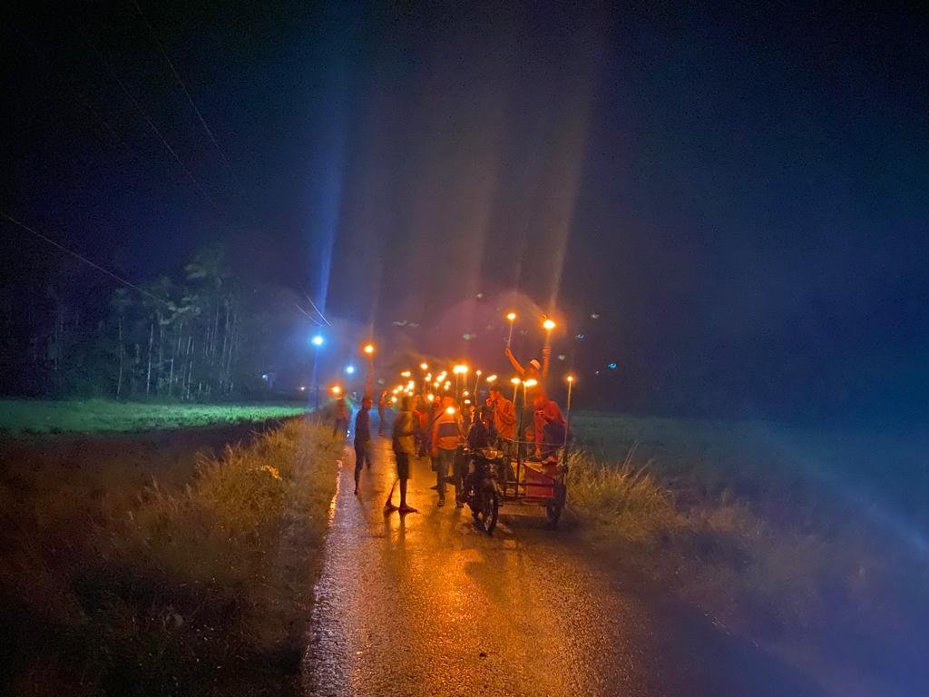 Pemuda Gampong Meunasah Dayah Gelar Pawai Seribu Obor Pemuda Gampong Meunasah Dayah Gelar Pawai Seribu Obor