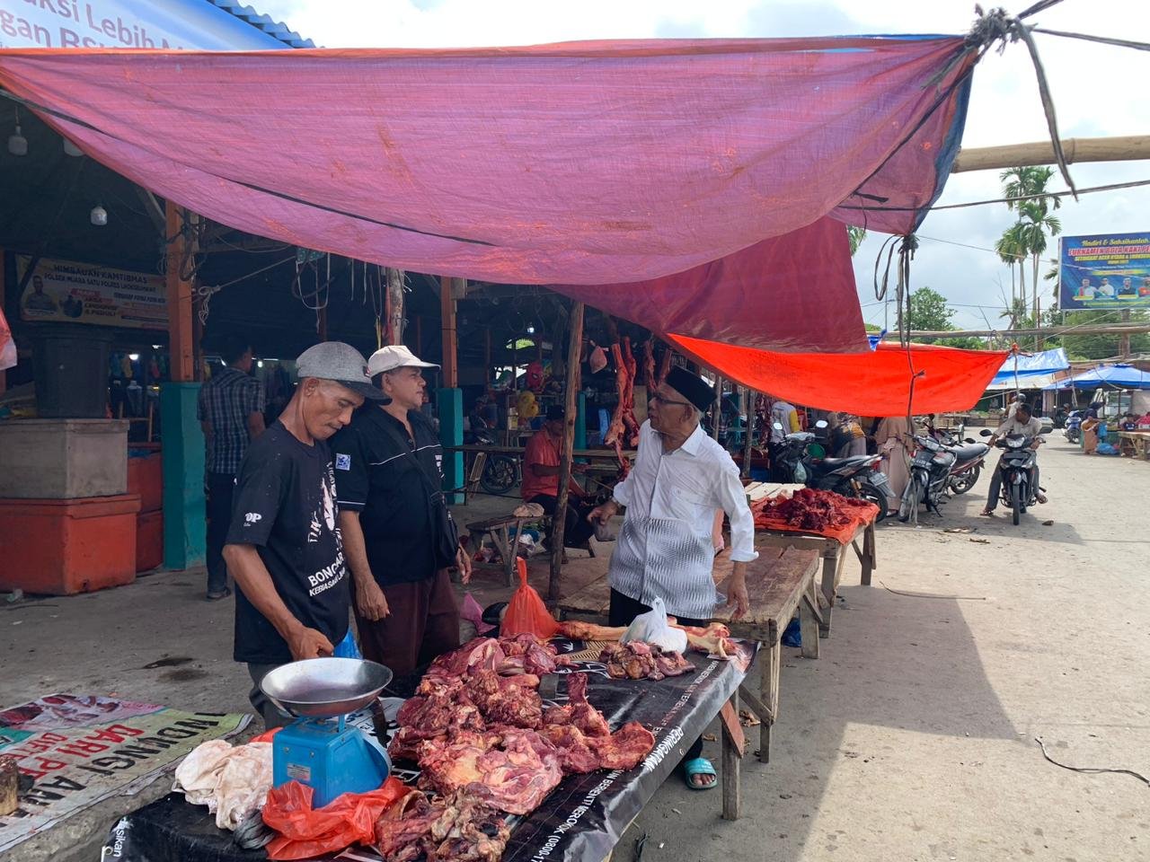 Menjelang Lebaran, Harga Daging di Pasar Batuphat Tembus Rp180 per Kg Menjelang Lebaran, Harga Daging di Pasar Batuphat Tembus Rp180 per Kg