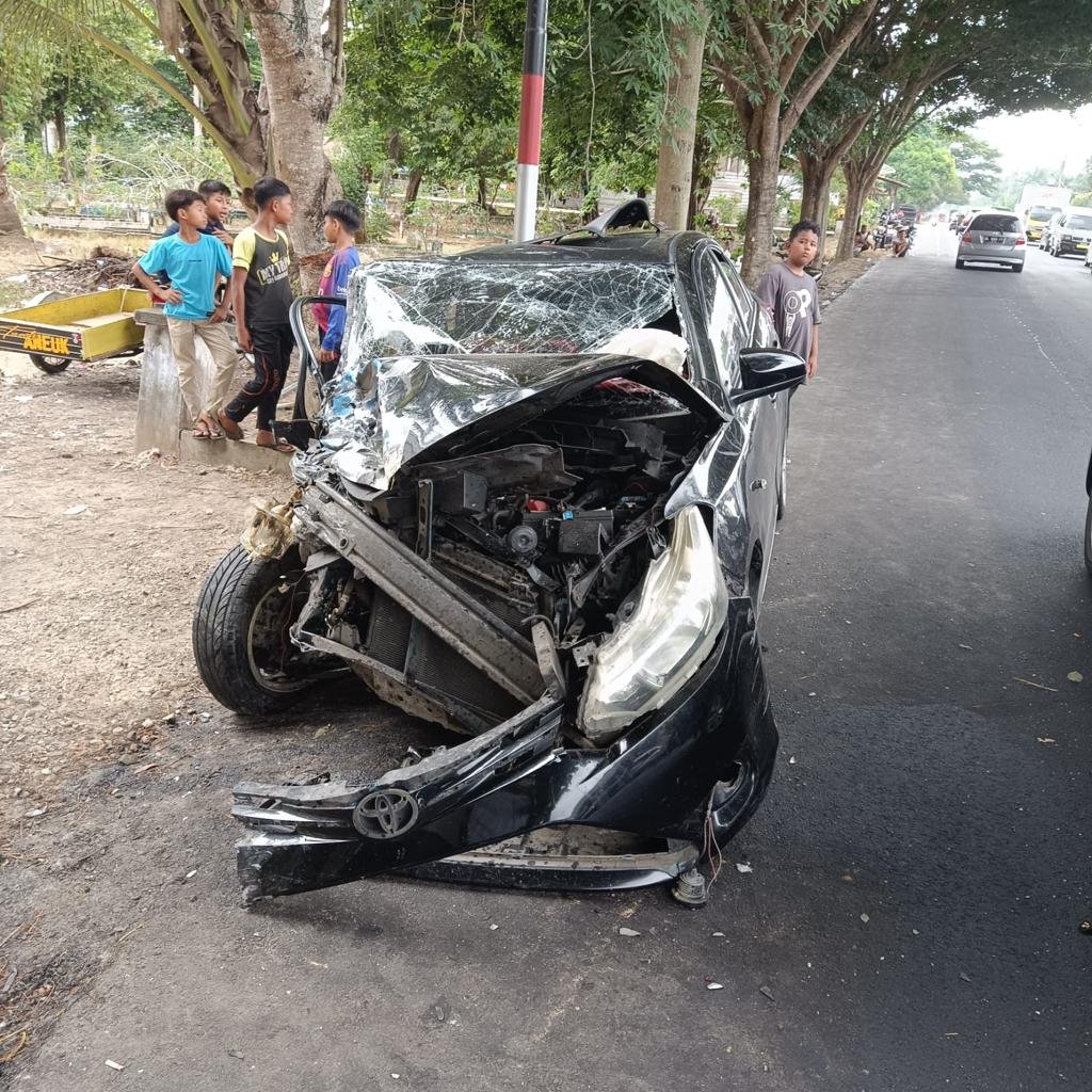 Laka Lantas Ganda di Sungai Raya, 2 Orang Meninggal Dunia di TKP Laka Lantas Ganda di Sungai Raya, 2 Orang Meninggal Dunia di TKP
