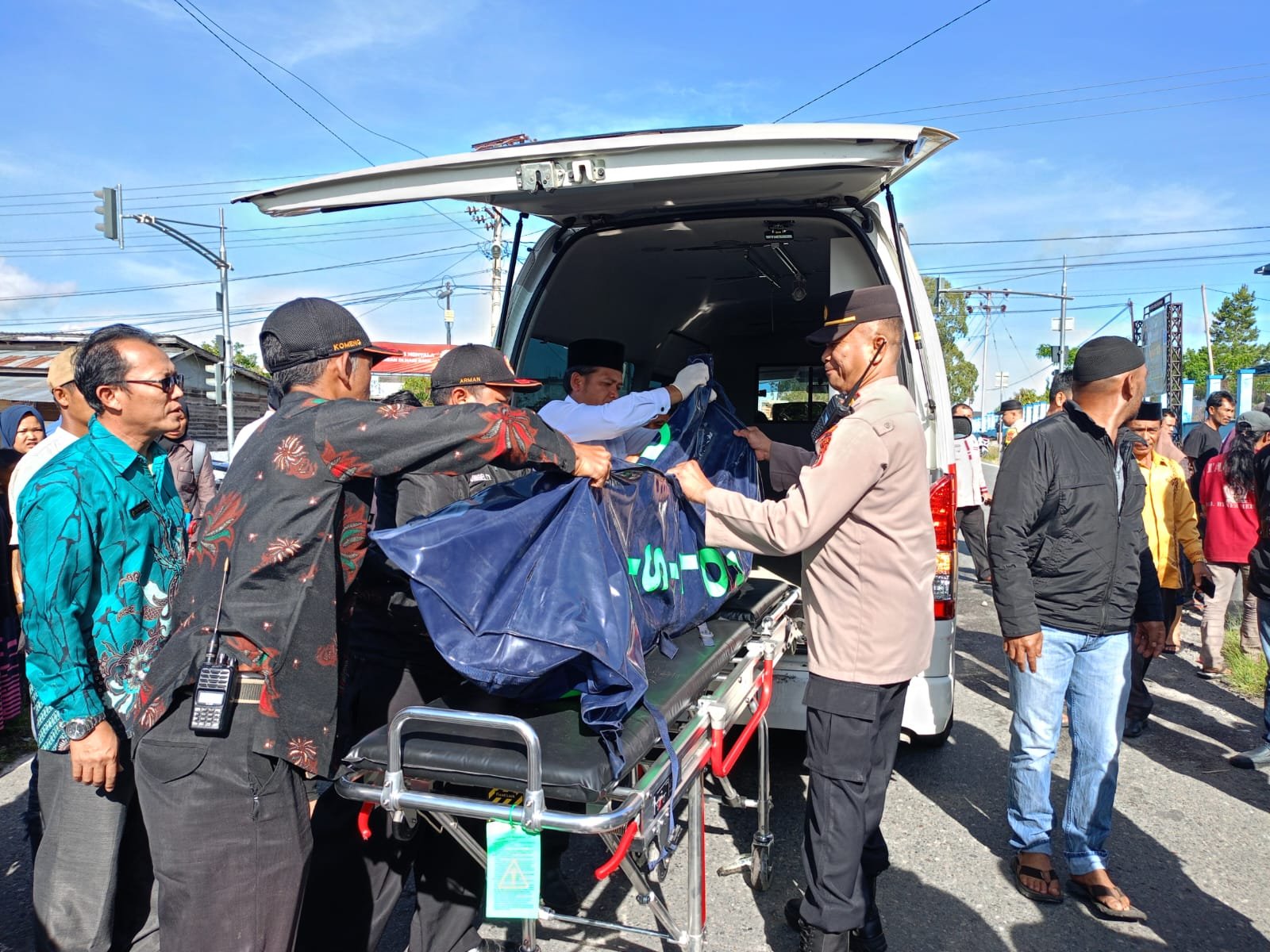 Pengendara Sepmor Di Hantam Mobil Pemadam Kebakaran 1 Orang Tewas Di TKP Pengendara Sepmor Di Hantam Mobil Pemadam Kebakaran 1 Orang Tewas Di TKP