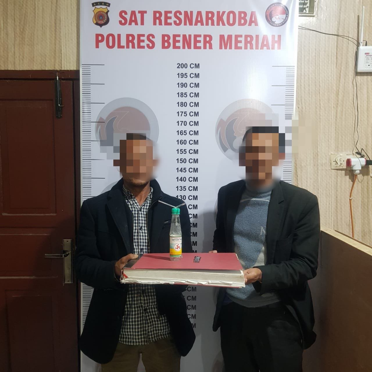 Anggota DPRK Bener Meriah Di Tangkap Sat-Narkoba Bersama 3 Orang Lainnya Konsumsi Sabu Anggota DPRK Bener Meriah Di Tangkap Sat-Narkoba Bersama 3 Orang Lainnya Konsumsi Sabu