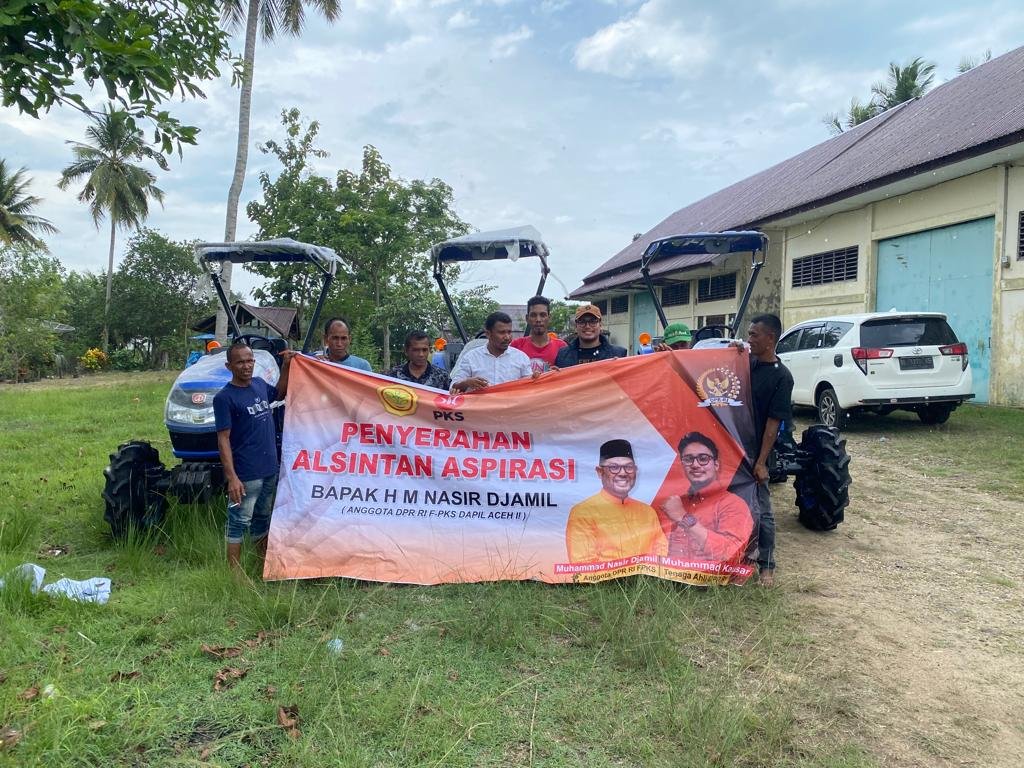 Tingkatkan Kesejahteraan Petani Aceh Utara, Muhammad Kausar Serahkan Bantuan Alsintan Tingkatkan Kesejahteraan Petani Aceh Utara, Muhammad Kausar Serahkan Bantuan Alsintan