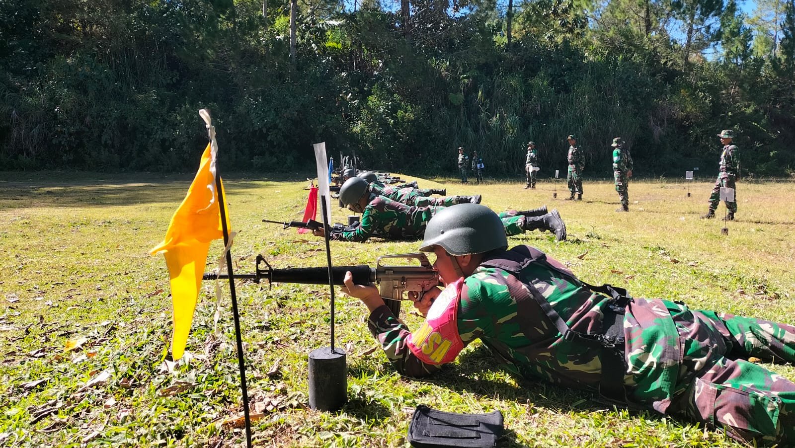 Prajurit Kodim 0119/BM Gelar Asah Kemampuan Menembak Senjata Ringan Prajurit Kodim 0119/BM Gelar Asah Kemampuan Menembak Senjata Ringan