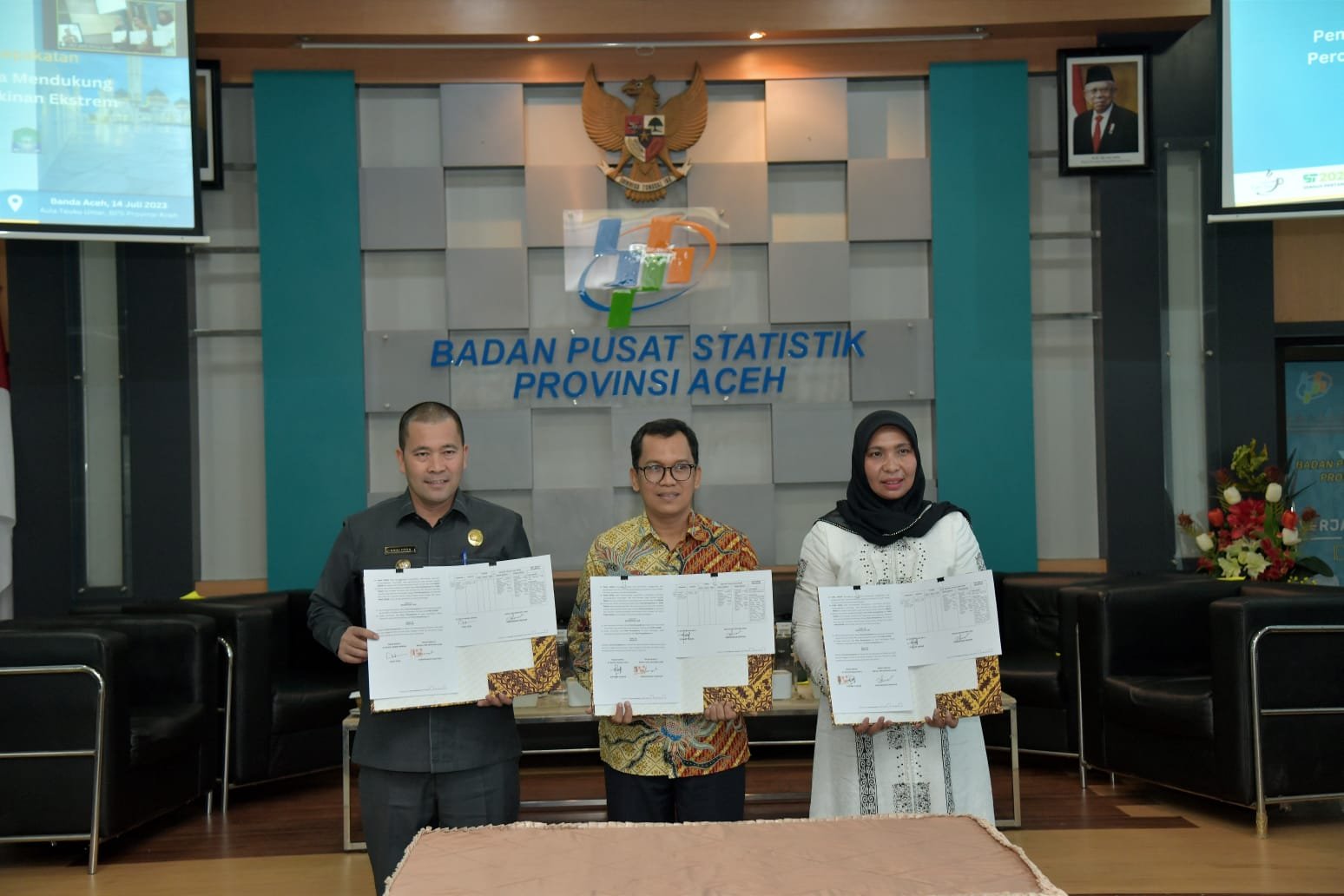 BREAKING NEWS : Pemkab Bener Meriah Kolaborasi Dengan BPS Aceh Percepat Penghapusan Kemiskinan Ekstrem BREAKING NEWS : Pemkab Bener Meriah Kolaborasi Dengan BPS Aceh Percepat Penghapusan Kemiskinan Ekstrem