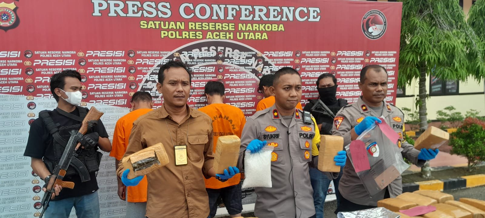 Sebanyak 42 Bal dan 1 Kg Sabu Berhasil Diamankan Polres Aceh Utara Sebanyak 42 Bal dan 1 Kg Sabu Berhasil Diamankan Polres Aceh Utara