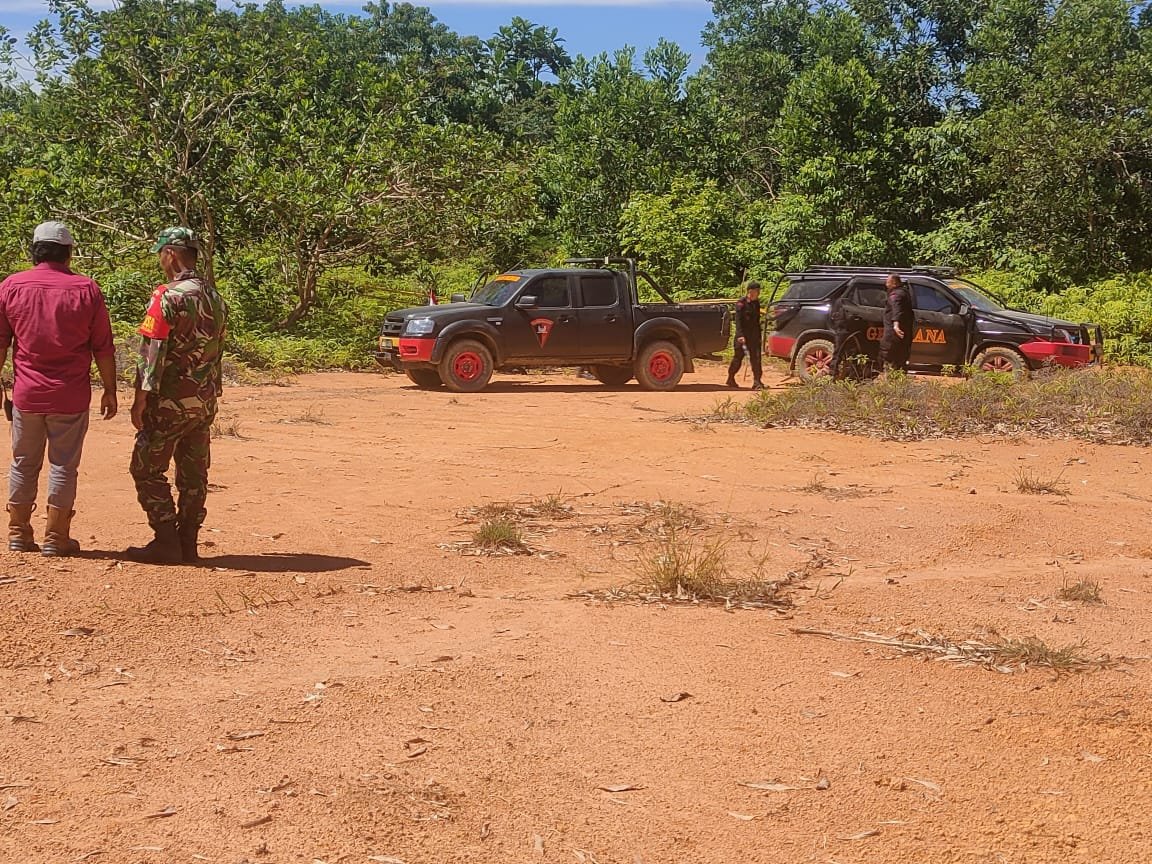 Tim Gegana Ledakkan Benda Yang Diduga Bom di Langkahan Tim Gegana Ledakkan Benda Yang Diduga Bom di Langkahan
