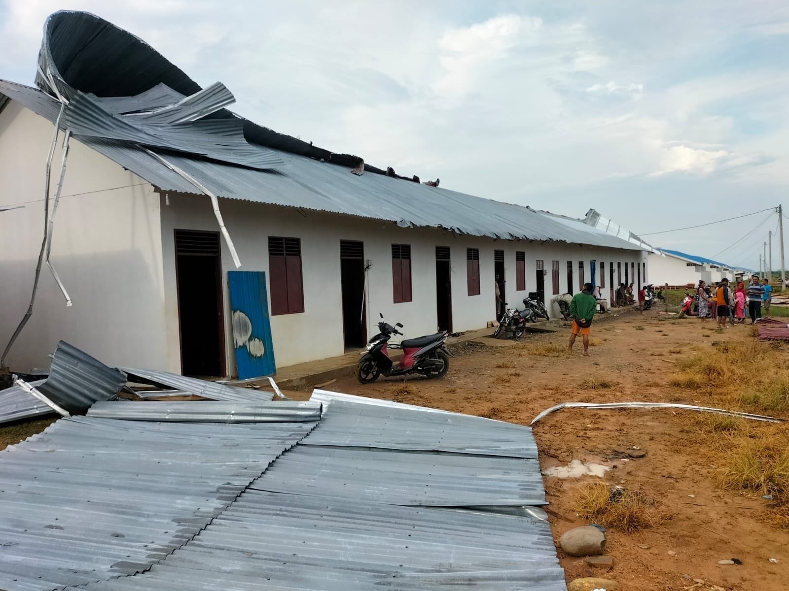 Rumah Komplek PT Satya Agung Rusak Diterjang Angin Puting Beliung Rumah Komplek PT Satya Agung Rusak Diterjang Angin Puting Beliung