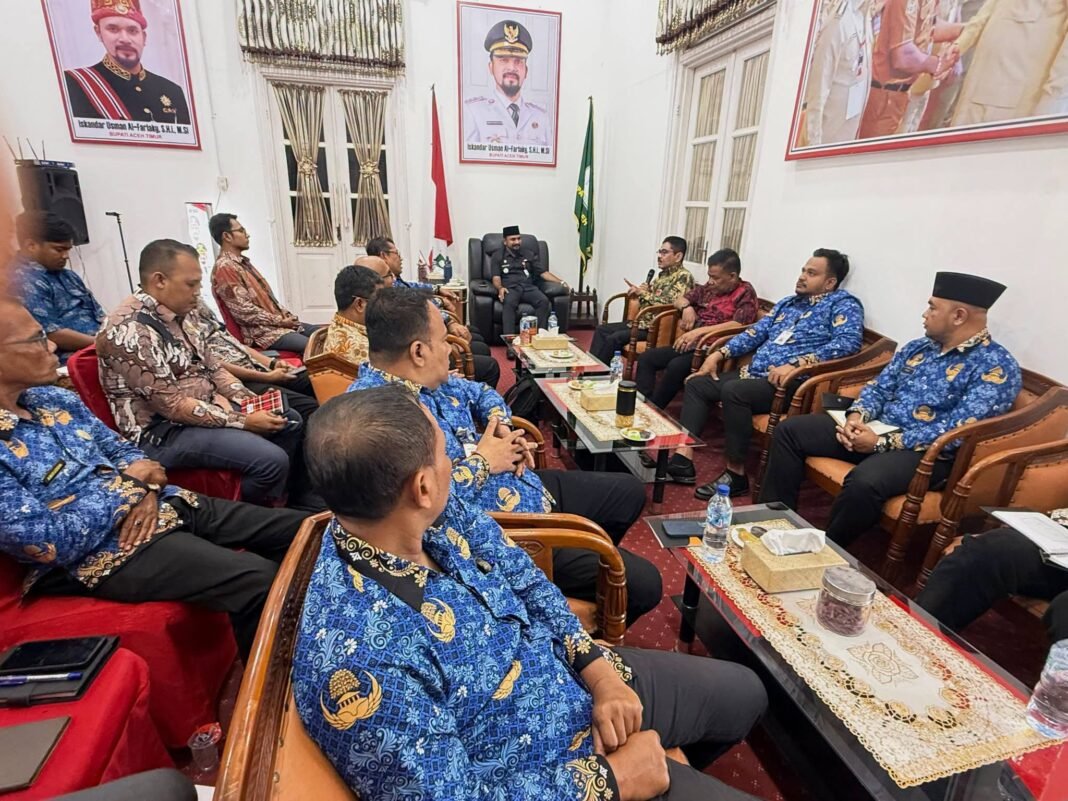 Bupati Al-Farlaky Hadiri Sosialisasi Teknis Pelaporan Kinerja Daerah Bupati Al-Farlaky Hadiri Sosialisasi Teknis Pelaporan Kinerja DaerahÂ