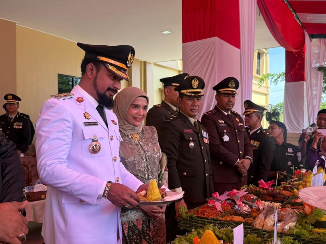 Hadiri HUT Bhayangkara ke-80, Bupati Al-Farlaky Ucapkan Selamat kepada Jajaran Polri Hadiri HUT Bhayangkara ke-80, Bupati Al-Farlaky Ucapkan Selamat kepada Jajaran Polri