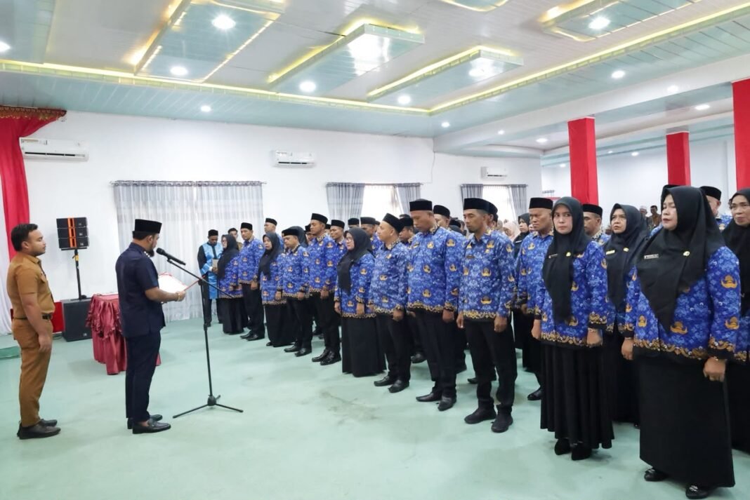 Bupati Al-Farlaky Lantik 45 Kepala Sekolah, Tegaskan Komitmen Tingkatkan Mutu Pendidikan Aceh Timur Bupati Al-Farlaky Lantik 45 Kepala Sekolah, Tegaskan Komitmen Tingkatkan Mutu Pendidikan Aceh Timur