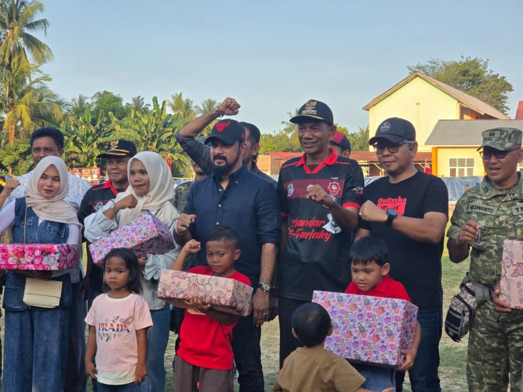 Bupati Aceh Timur Hadiri Grand Final KPA Cup I Simpang Ulim, Bagikan Doorprize kepada Penonton Bupati Aceh Timur Hadiri Grand Final KPA Cup I Simpang Ulim, Bagikan Doorprize kepada Penonton